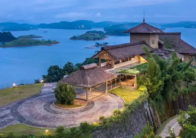 Best Luxury Resorts in South India for Backwater Retreats