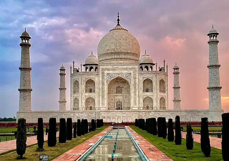 Taj Mahal Visitor Guide for Foreign Tourists – Tickets, Dress Code, Best Time