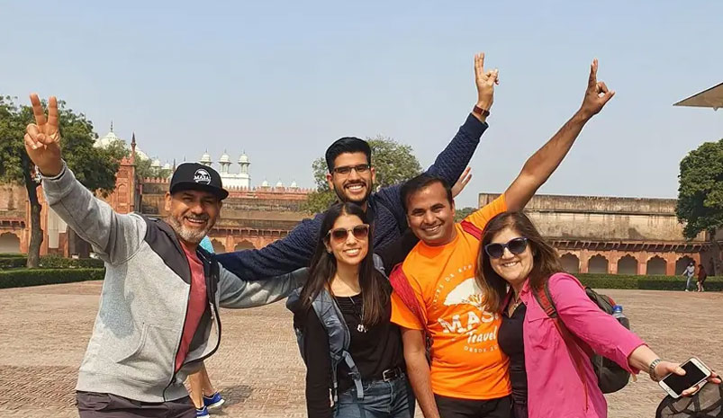 Why Hire a Private Driver and Tour Guide in India