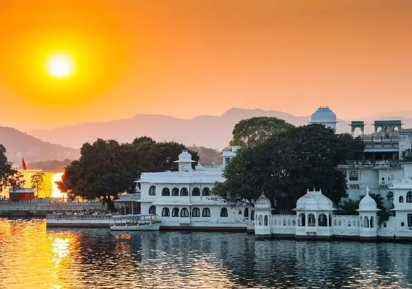 Best Time to Visit Udaipur for Monsoon Wedding Guests – Crowd, Hotels & Travel Advice