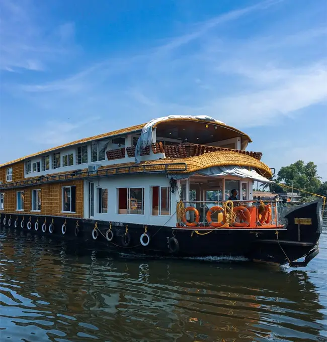 kerala-hidden-villages-and-backwaters-experience