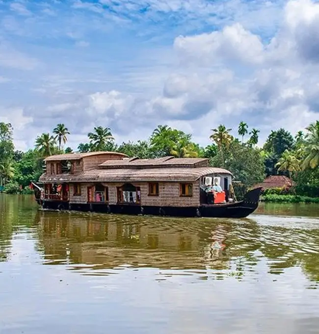 Kerala Hills and Backwaters Escape