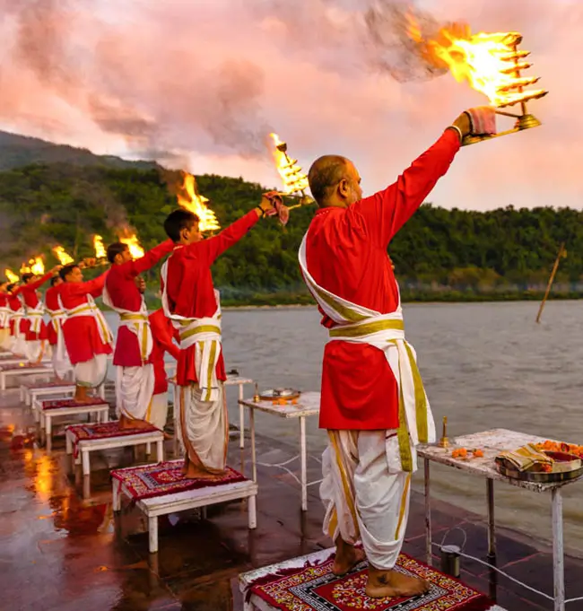 Spiritual Ganges and Himalayan Foothills Tour