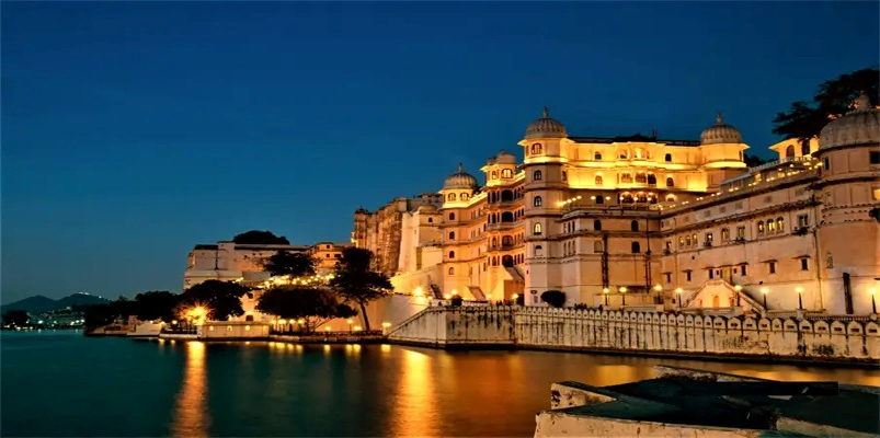 udaipur-romance-and-luxury-by-the-lakes